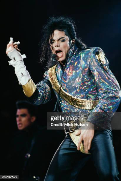 Photo of Michael JACKSON, Michael Jackson performing on stage , crotch grabbing - Dangerous Tour