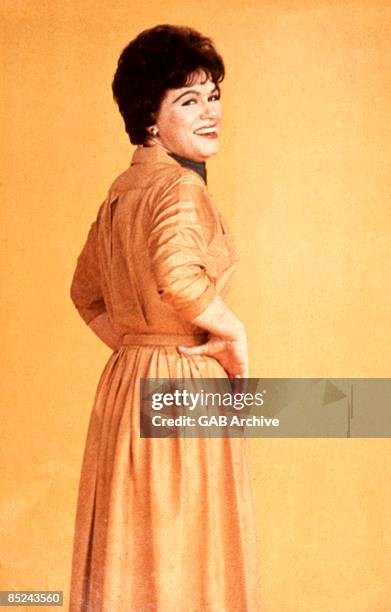 Photo of American Country singer Patsy CLINE posed circa 1960.