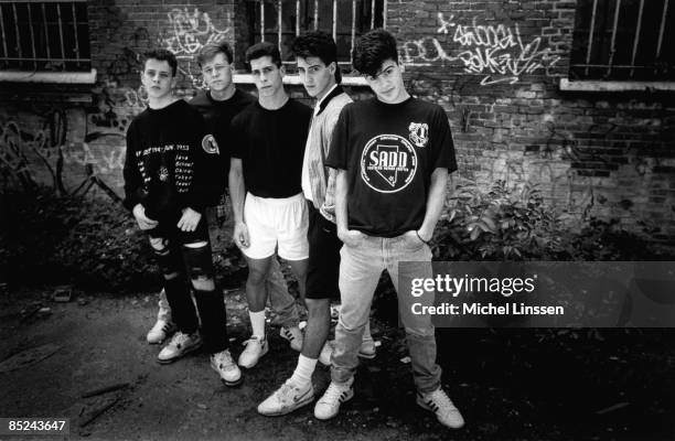 Photo of NEW KIDS ON THE BLOCK and Jonathan KNIGHT and Donnie WAHLBERG and Jordan KNIGHT and Joey McINTYRE and Danny WOOD; Posed group portrait L-R...