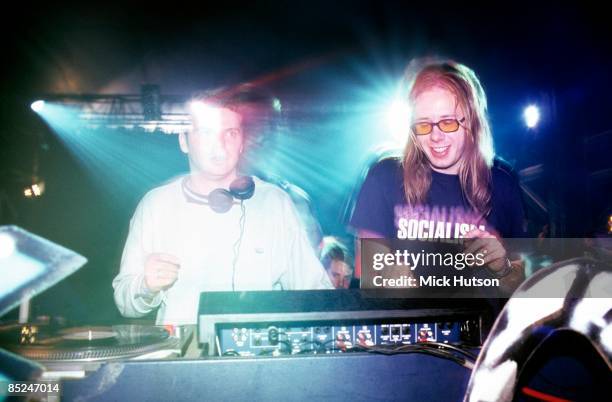 Photo of Ed SIMONS and Tom ROWLANDS and CHEMICAL BROTHERS, L-R. Ed Simons, Tom Rowlands