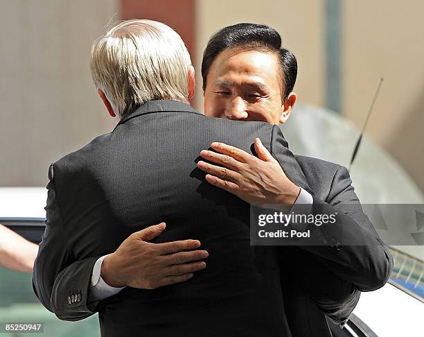 Kevin Rudd 2009 New Well South Australia Photos and Premium High Res Pictures - Getty ...