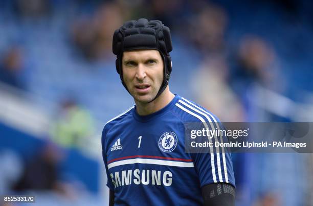 Chelsea's goalkeeper Peter Cech warms up.