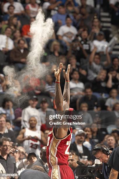 Powder Toss Lebron James Powder Photos and Premium High Res Pictures - Getty Images