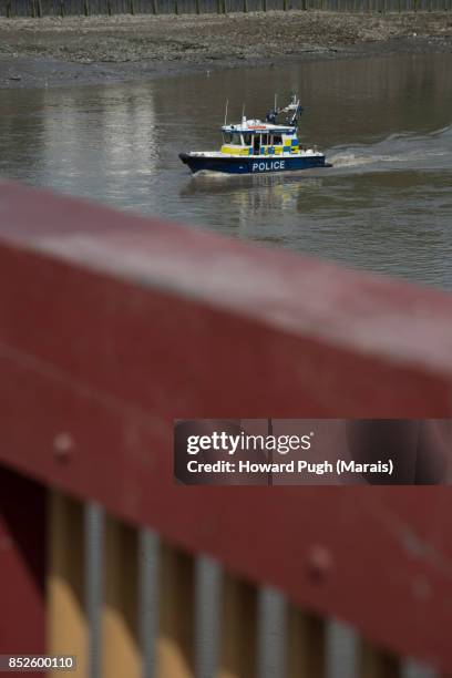 vauxhall bridge. police boat - howard tate stock pictures, royalty-free photos & images