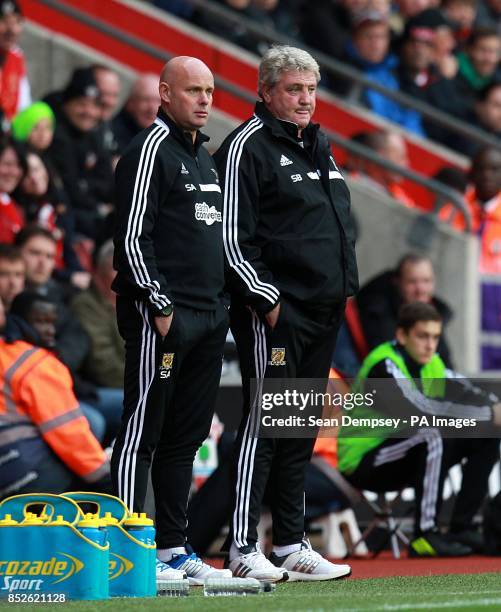 Hull City manager Steve Bruce with assistant Steve Agnew on the touchline