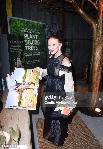 Grace Coddington at the Environmental Media Association's 27th Annual EMA Awards at Barkar Hangar on September 23, 2017 in Santa Monica, California.