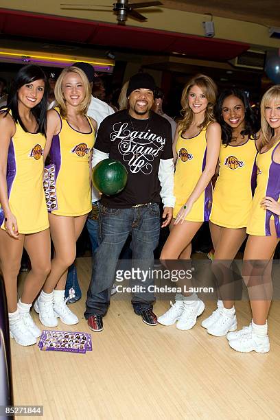 Recording artist Frankie Needles and the Laker Girls attend the 3rd Annual Stars & Strikes Celebrity Bowling and Poker Tournament at PINZ on March 5,...