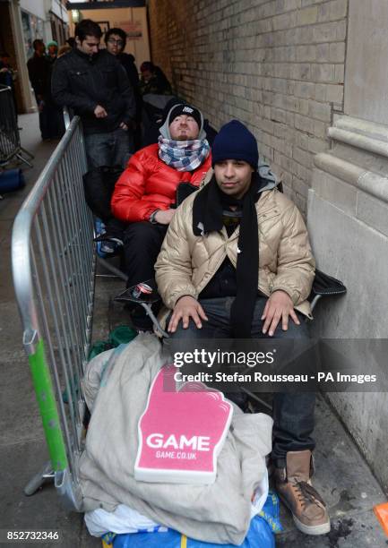 Eager gamers keen to get their hands on the next generation PlayStation console have begun queuing ahead of the launch at midnight in Covent Garden,...