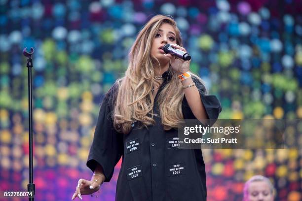 Singer Baraz Alina Baraz Photos and Premium High Res Pictures - Getty Images