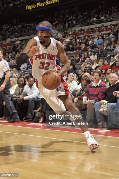 Richard Hamilton of the Detroit Pistons moves the ball against the Miami Heat during the game at Palace of Auburn Hills on February 4, 2009 in Auburn...