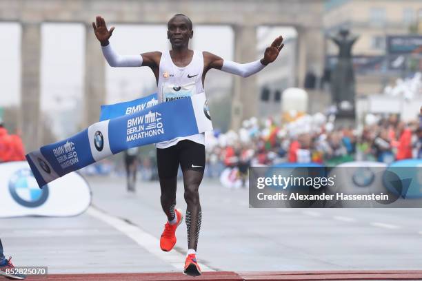 Eliud Kipchoge of Kenya celebrates winning the BMW Berlin Marathon 2017 on September 24, 2017 in Berlin, Germany.