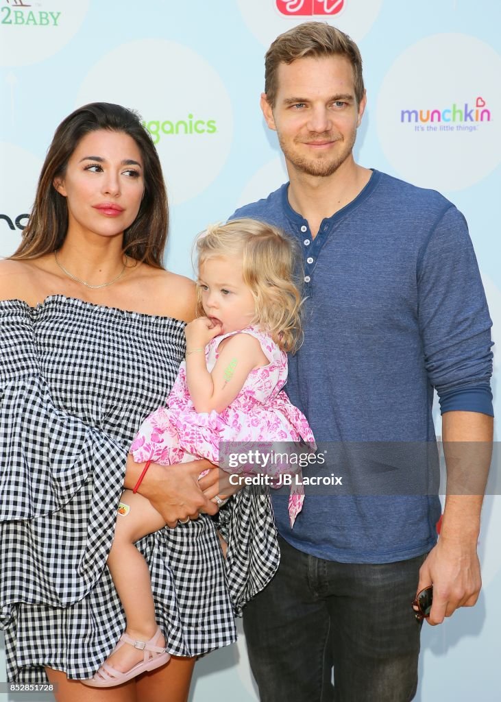 Audra Lynn Handley and Taylor Handley attend Step 2 Presents 6th... News  Photo - Getty Images