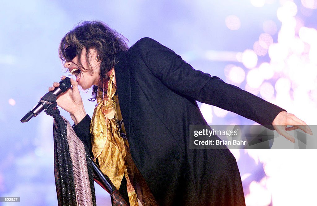Musical Performers at Super Bowl XXXV