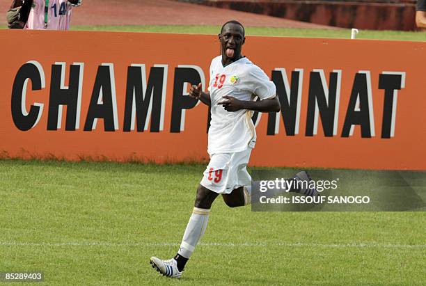 Oumar Sab 13 Oumar Alpha Sow Stock Photos, High-Res Pictures, and Images - Getty ...