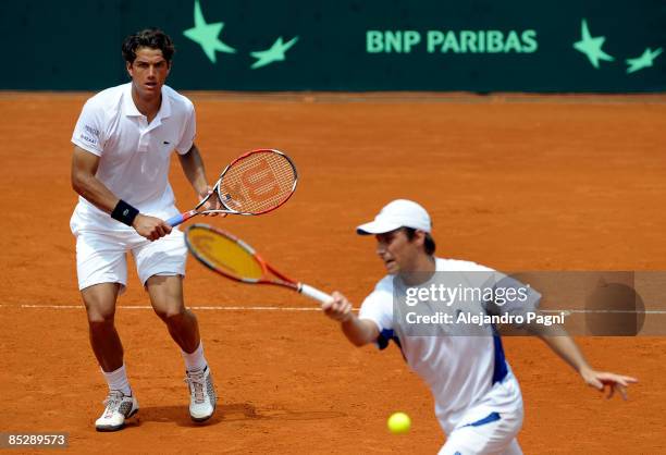 Jesse Huta Galung and Rogier Wassen of the Netherlands in action during their day 2 Davis Cup 2009 World Group match between the Netherlands and...