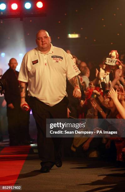 Robbie Green in his match against Stephen Bunton during the BDO World Championships at the Lakeside Complex, Surrey.