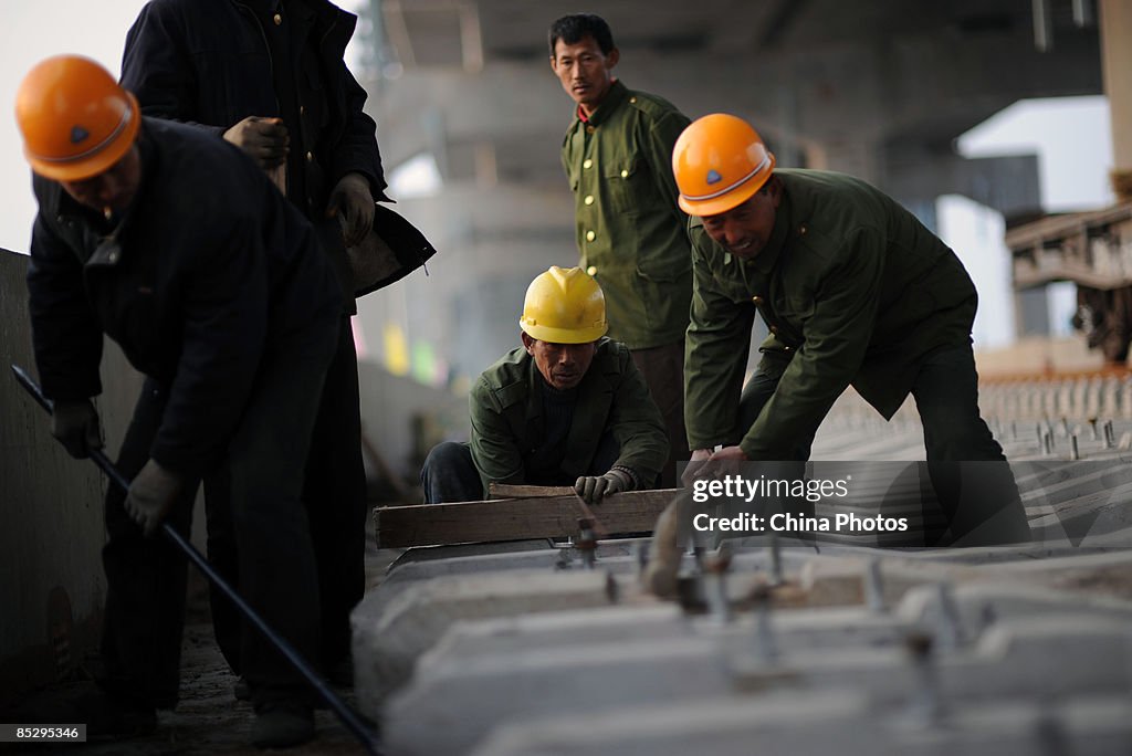 World's First Four Railway Track Bridge Under Construction In Wuhan