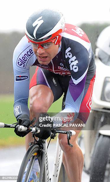 Australian Cadel Evans competes on March 8, 2009 in Amilly before winning the 9,3 km individual time trial and first stage of the 2009 Paris-Nice...