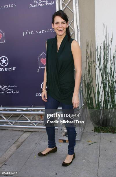 Angie Harmon arrives to The John Varvatos 7th Annual Stuart House Benefit held at John Varvatos Boutique on March 8, 2009 in West Hollywood,...