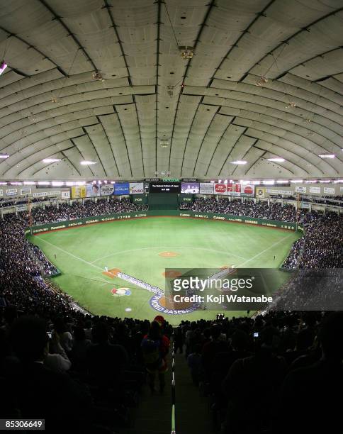 General view of Tokyo Dome during the World Baseball Classic Pool A Tokyo Round match between Japan and South Korea at Tokyo Dome on March 9, 2009 in...