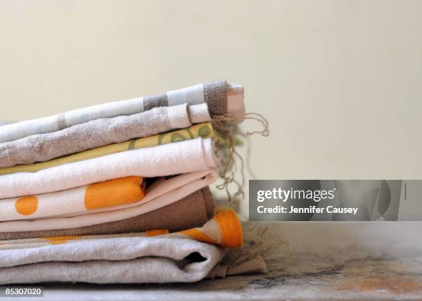 stack of linens - straccio da cucina foto e immagini stock