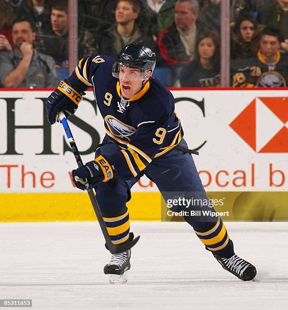 Derek Roy of the Buffalo Sabres skates against the Montreal Canadiens on March 4, 2009 at HSBC Arena in Buffalo, New York.