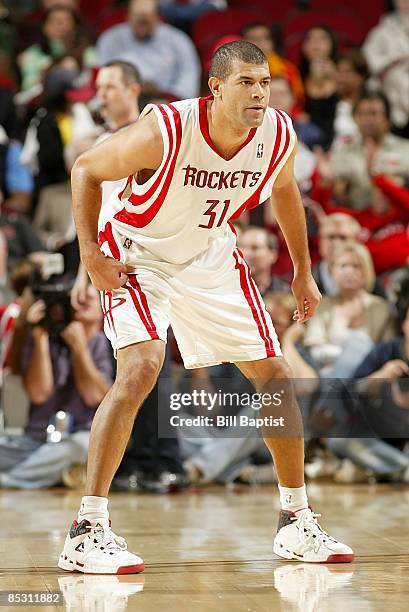 Shane Battier of the Houston Rockets looks up court during the game against the Chicago Bulls on February 3, 2009 at the Toyota Center in Houston,...