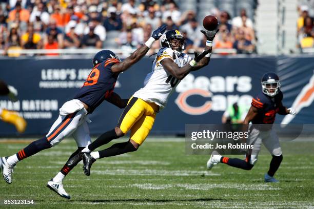 Martavis Bryant of the Pittsburgh Steelers receives the football against Eddie Jackson of the Chicago Bears in the second quarter at Soldier Field on...