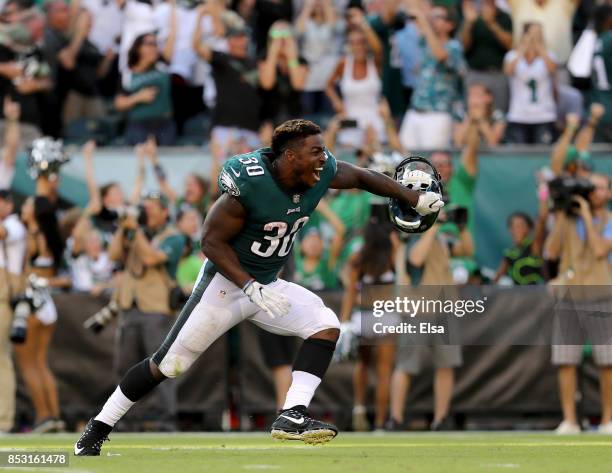 Corey Clement of the Philadelphia Eagles celebrates the win over the New York Giants on September 24, 2017 at Lincoln Financial Field in...