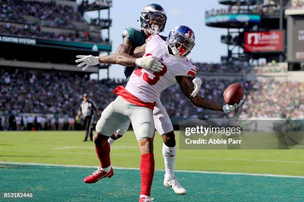 Odell Beckham of the New York Giants scores a four yard touchdown against Jalen Mills of the Philadelphia Eagles on September 24, 2017 at Lincoln...