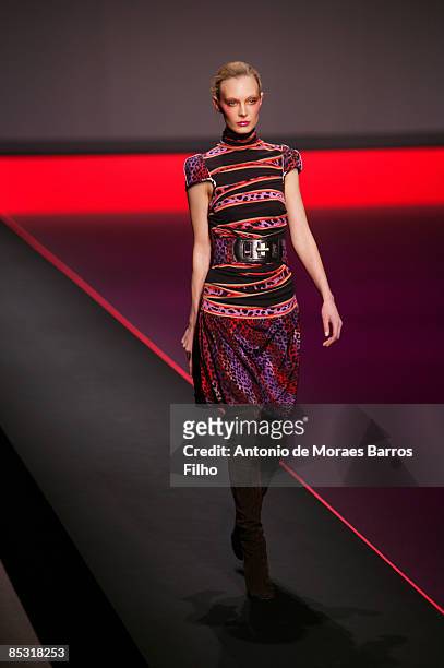 Model walks the runway at the Leonard Ready-to-Wear A/W 2009 fashion show during Paris Fashion Week at Le Carrousel du Louvre on March 9, 2009 in...