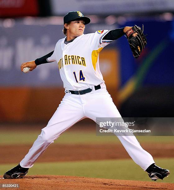 Justin Erasmus of South Africa throws a pitch against Mexico during the 2009 World Baseball Classic Pool B game on March 9, 2009 at the Estadio Foro...