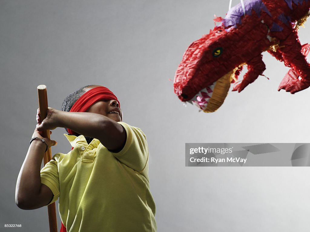 Menino preparar para a hit Pinhata