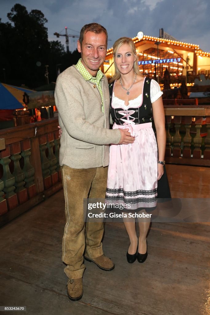 Markus Othmer and his girlfriend Laura Luckas during the Oktoberfest