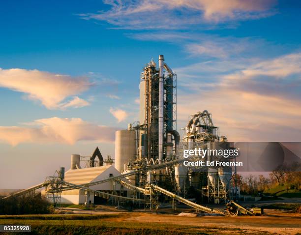 From Factory 108,076 Outdoor Factory Stock Photos, High-Res Pictures, and Images ...