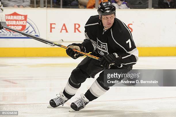Derek Armstrong of the Los Angeles Kings skates on the ice against the Dallas Stars during the game on March 5, 2009 at Staples Center in Los...
