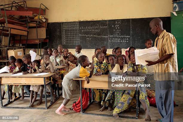 School class, on March 6, 2009 in Kanazi, Niger. The village of 350 people at 30 kilometers downstream Niamey is the only inhabited island of the...