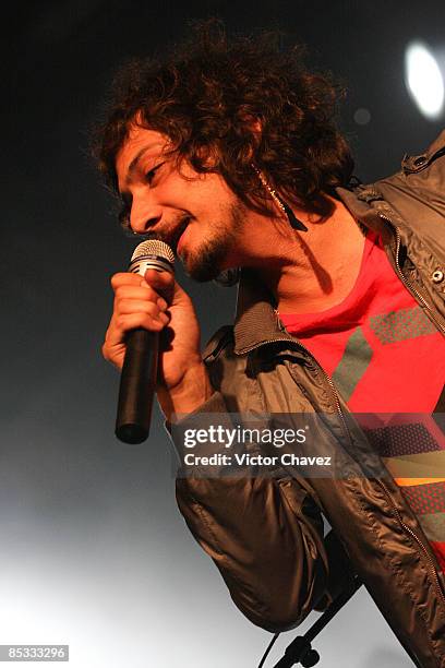 Zoe performs live during a pre-party for the Premios MTV Latinamerica at Vive Cuervo Salon on September 24, 2008 in Mexico City.