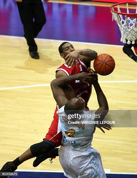 EclipseJet's Orien Greene and My guide Amsterdams Orien Greene fight for the ball during the Eurochallenge match Dexia Mons Hainaut vs EclipseJet and...