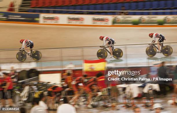 Great Britain's Crystal Lane , Sarah Storey and Jon-Allan Butterworth during the Mixed team Sprint at the day four of the UCI Para-cycling Track...