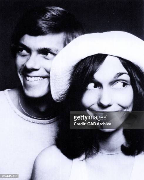 Photo of CARPENTERS and Karen CARPENTER and Richard CARPENTER; Posed portrait of Karen and Richard Carpenter