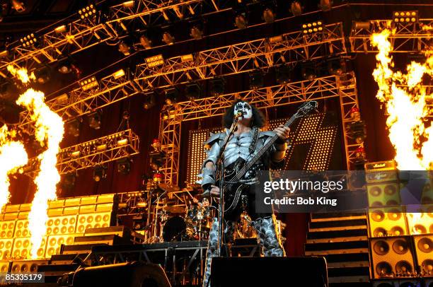 Gene Simms 1,415 Kiss Of Fire Stock Photos, High-Res Pictures, and Images - Getty ...
