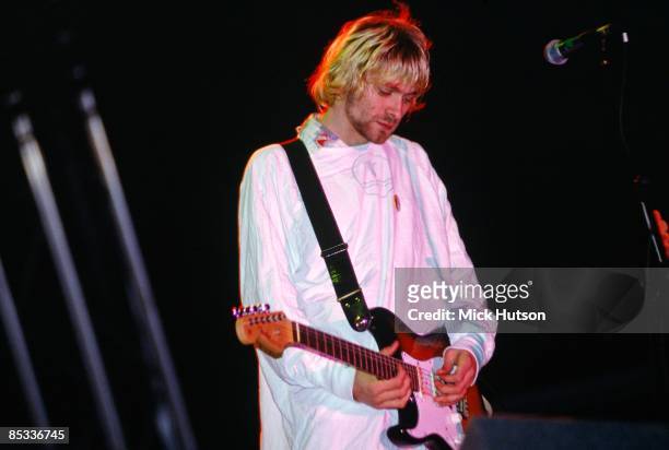 Photo of Kurt COBAIN and NIRVANA, Kurt Cobain performing on stage