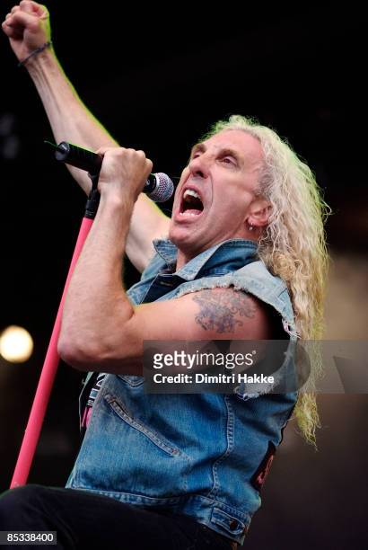 Photo of TWISTED SISTER and Dee SNIDER, Dee Snider performing on stage