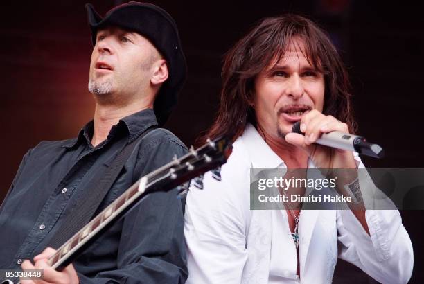 Photo of GOTTHARD and Steve LEE and Freddy SCHERER, Freddy Scherer and Steve Lee performing on stage