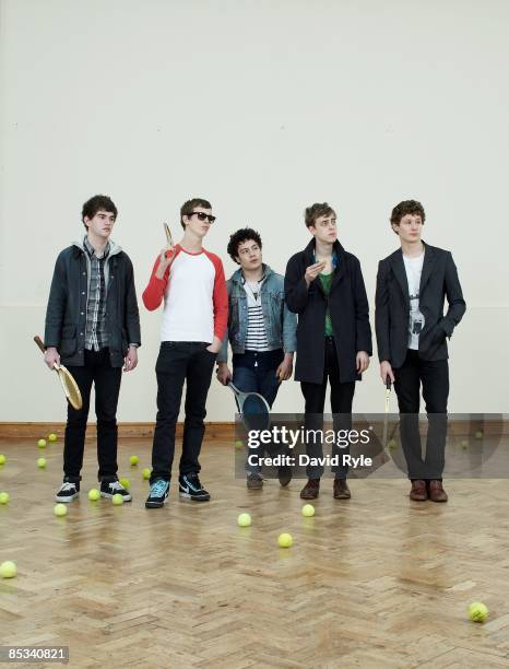 Photo of METROS and Charlie ELLIOTT and Freddi HYDE-THOMPSON and Saul ADAMCZEWSKI and Jak PAYNE and Joe SIMPSON; Posed group portrait, tennis ball,...