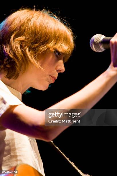 Beth Renton 431 Beth Kent Stock Photos, High-Res Pictures, and Images - Getty Images