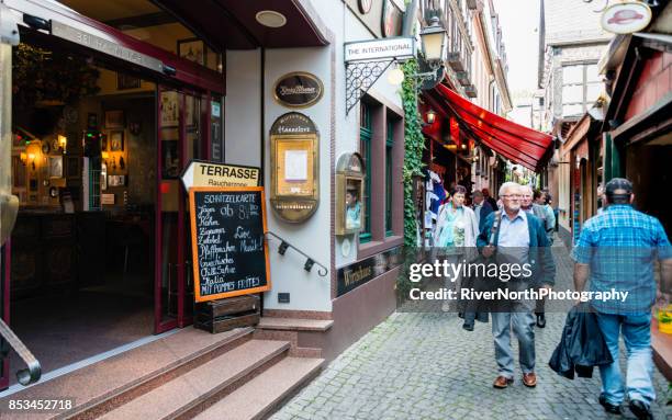 drosselgasse, rüdesheim, hesse, germany - rudesheim stock pictures, royalty-free photos & images