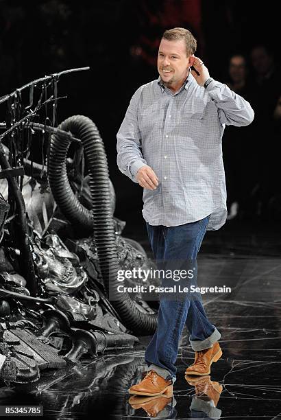 Fashion designer Alexander McQueen walks down catwalk after his Ready-to-Wear A/W 2009 fashion show during Paris Fashion Week at POPB on March 10,...