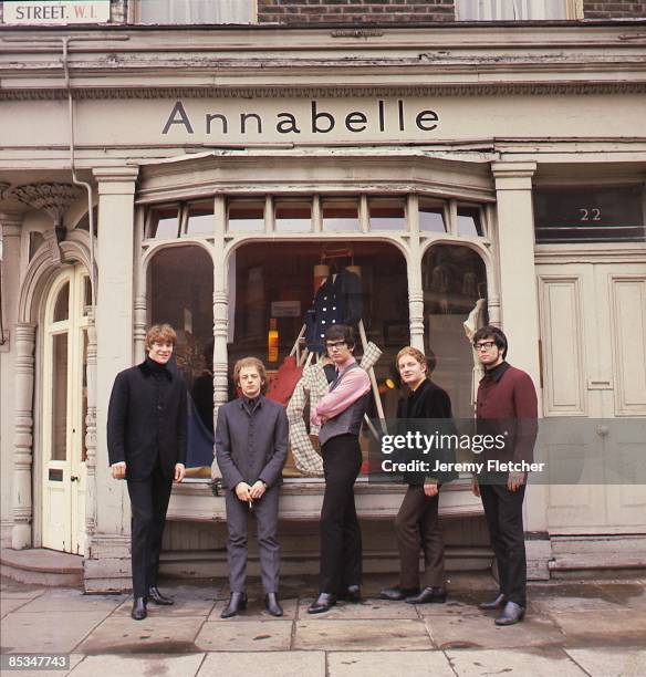 Photo of MANFRED MANN; L-R: Paul Jones, Mike Hugg, Tom McGuinness, Mike Vickers, Manfred Mann - posed, group shot